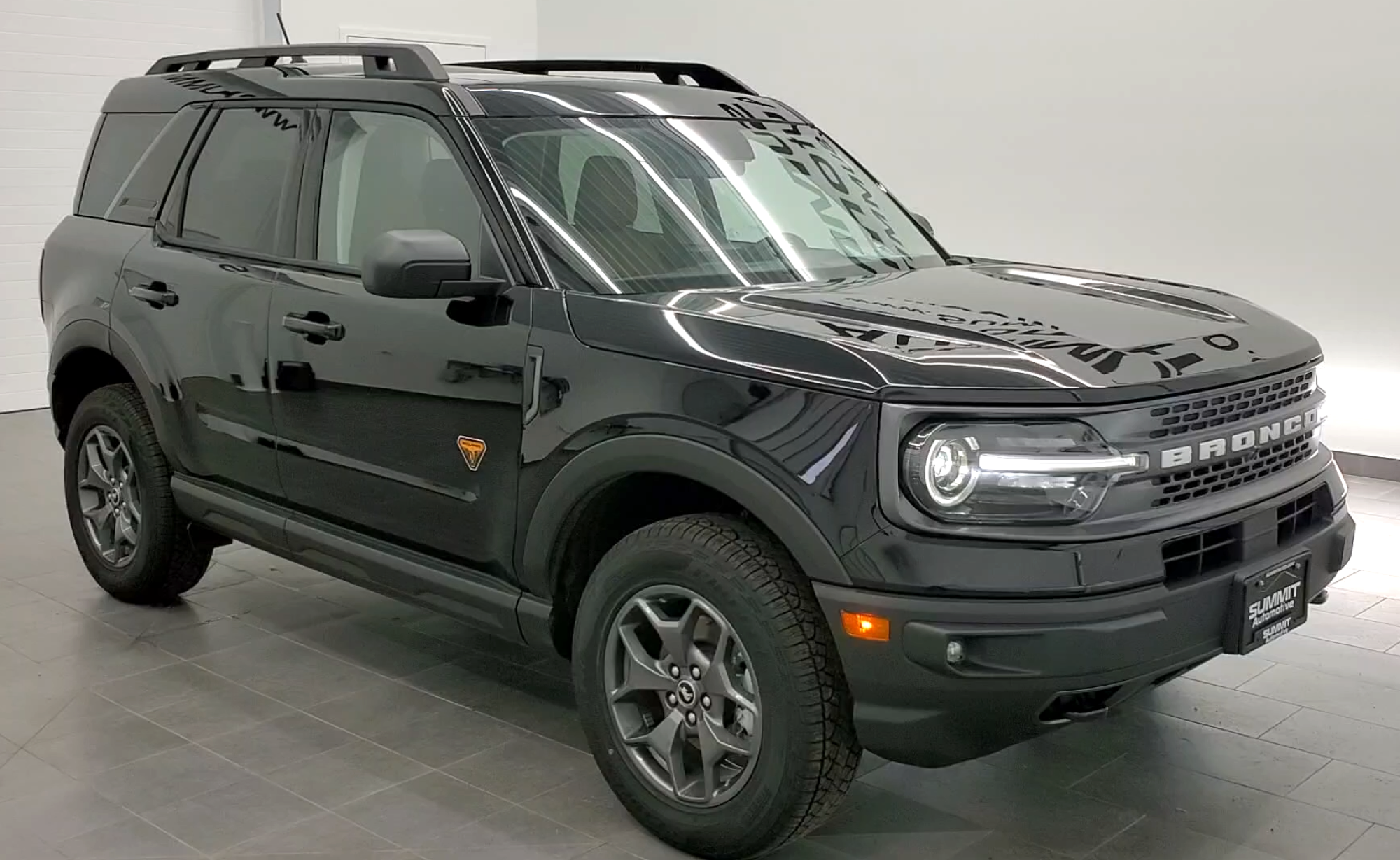 2021 Ford Bronco Sport Badlands, front 3/4 studio/dealer shot