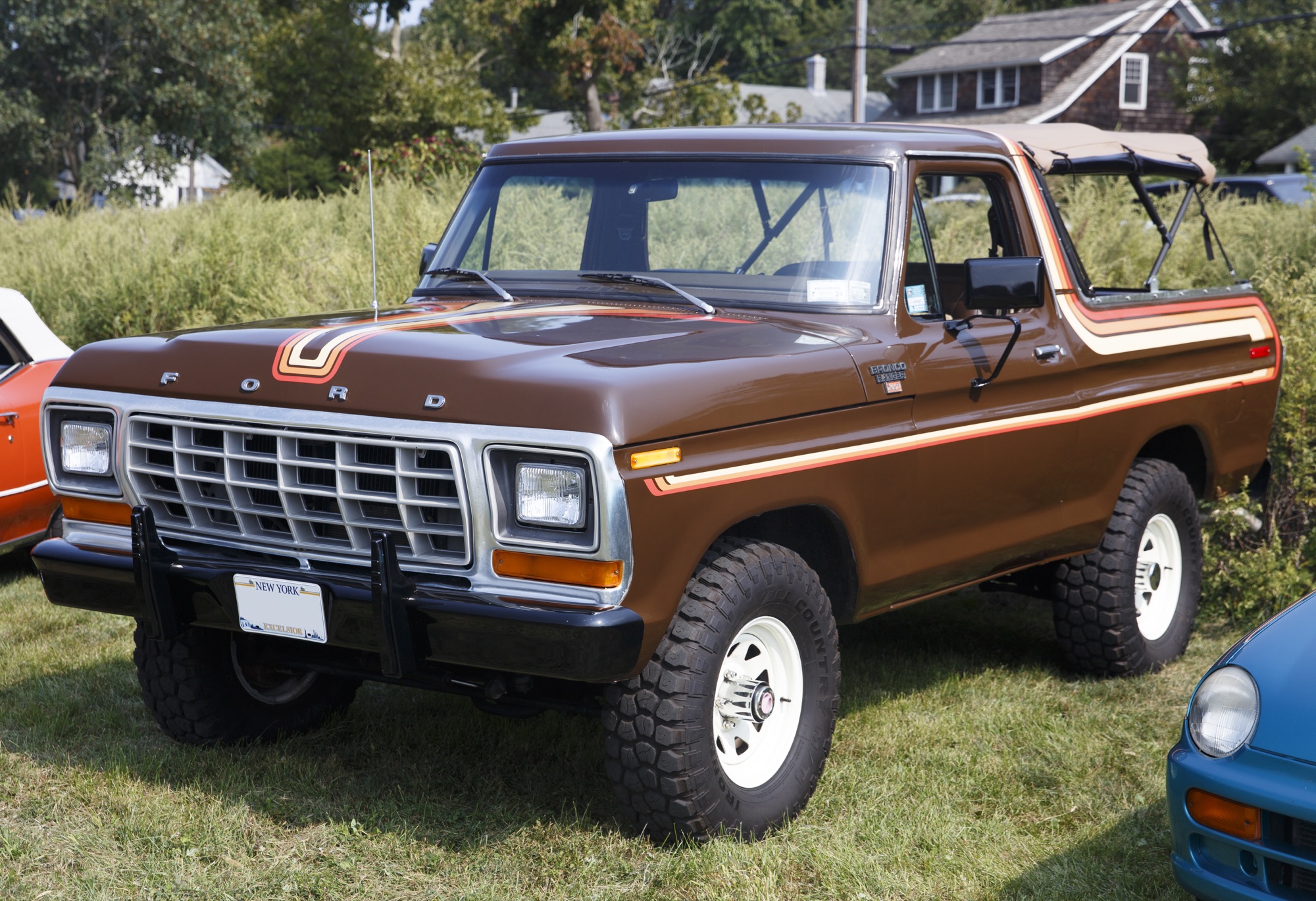 1978 Ford Bronco Ranger XLT soft top, "Free Wheeling" tribute decor, Cars & Coffee (Bridgehampton, NY)